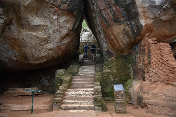 Sigrirya Rock climbing