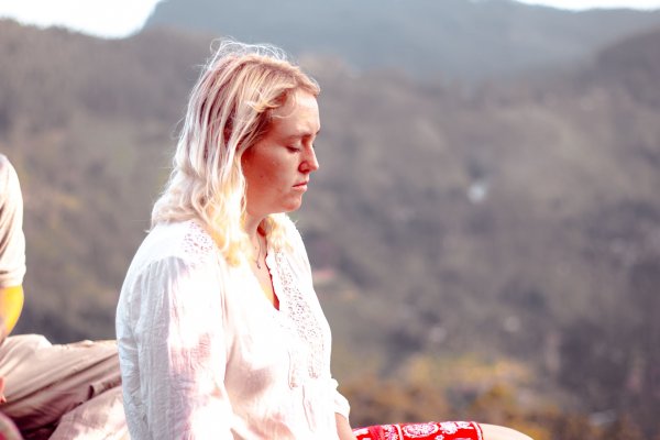 Meditate with monks in a mountain in Ella