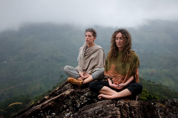Meditate with monks in a mountain in Ella